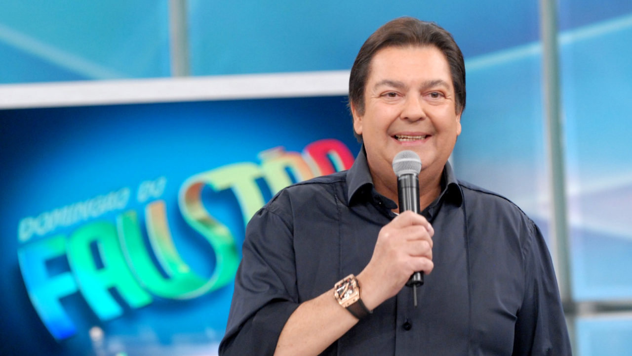 Depois de 32 anos de Globo, Faustão assina contrato para voltar à Band