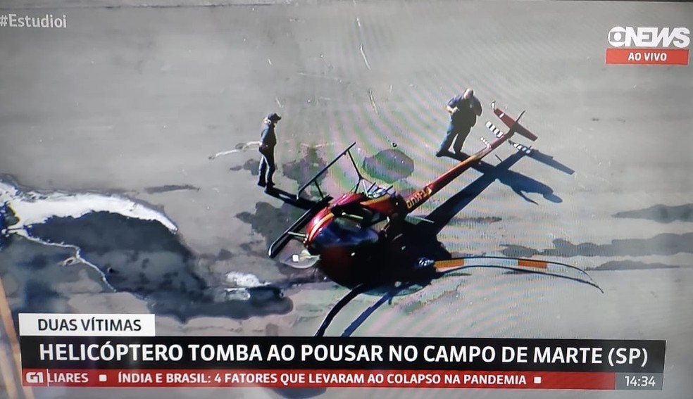 Helicóptero tomba dentro do Aeroporto Campo de Marte, em São Paulo