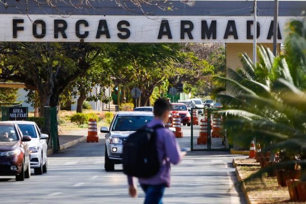 Com mordomias em excesso, militares negam compartilhar leitos de hospitais militares com civis