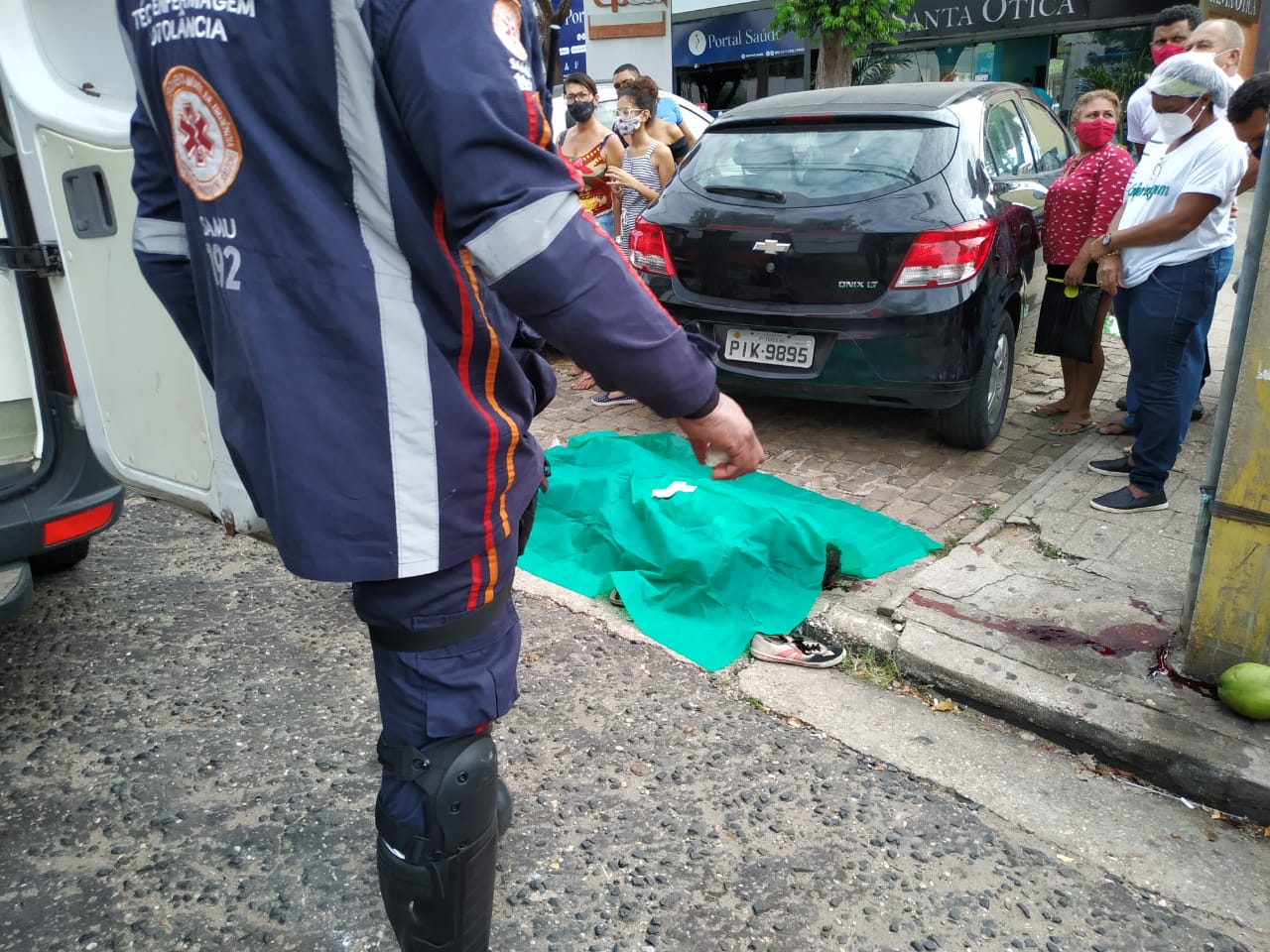 Homem morre eletrocutado ao tentar religar energia no centro de Teresina