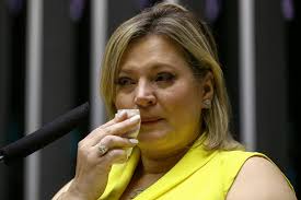 Bolsonarista arrependida: Joice Hasselmann anuncia saída do PSL