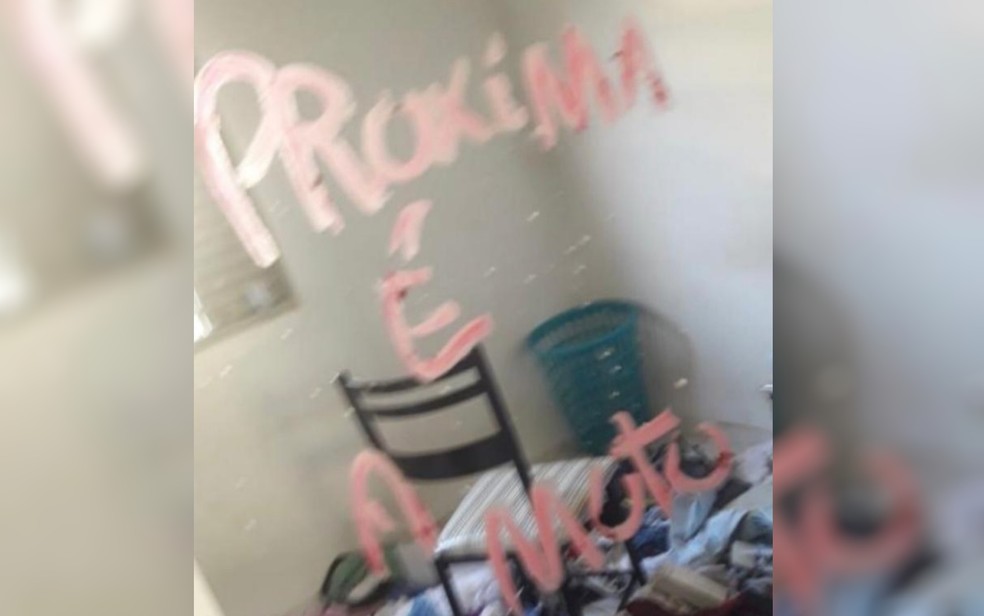 Ladrão furta casa e deixa recado no espelho: “Próxima é a moto”