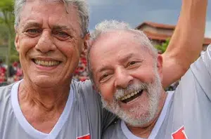 Lula e Chico Buarque(Reprodução)