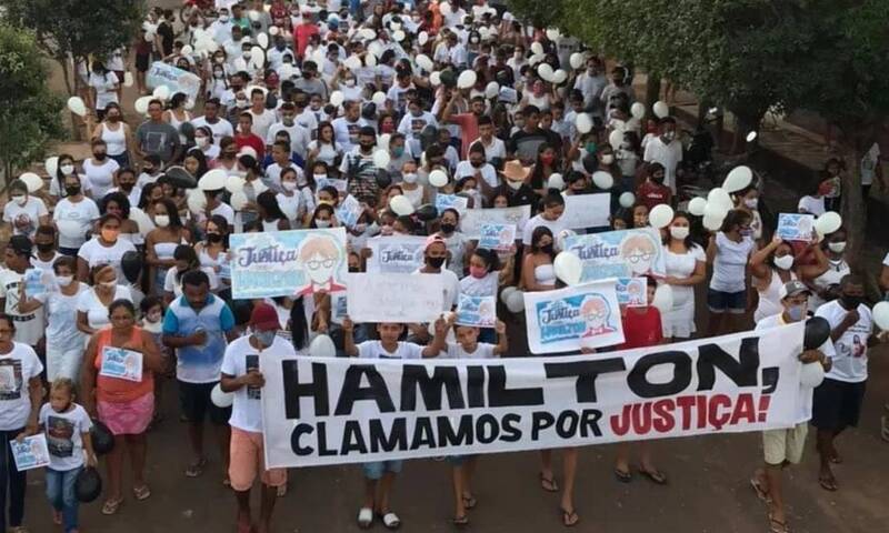 MP manda exumar corpo de jovem morto pela polícia após apologia a Lázaro