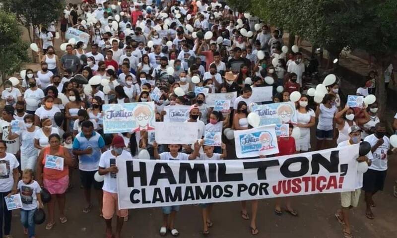 Moradores pedem justiça por Hamilton
