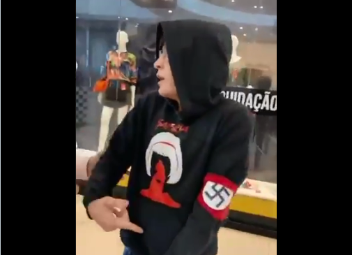Nazista em shopping