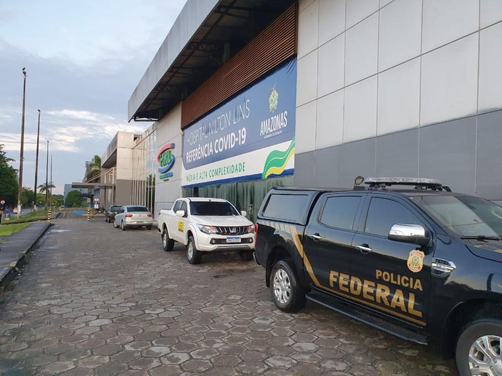 Empresário recebe PF a tiros. Ele é pai de gêmeas investigadas por furar fila da vacina em Manaus