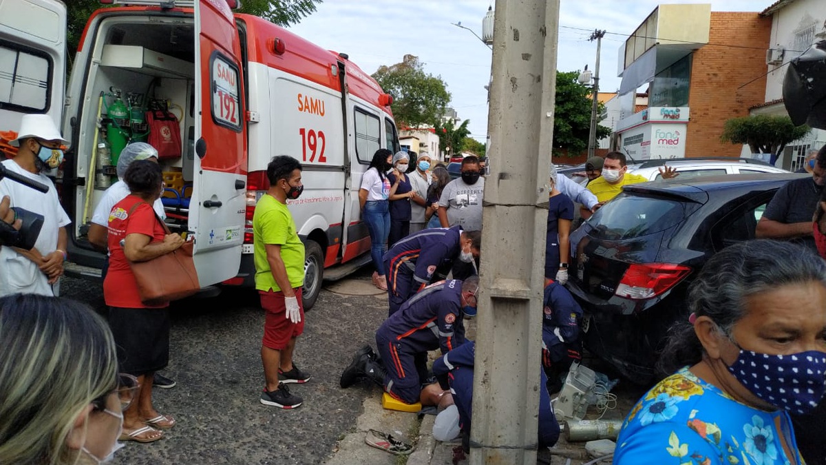 Profissionais do SAMU ainda tentaram reanimar a vítima
