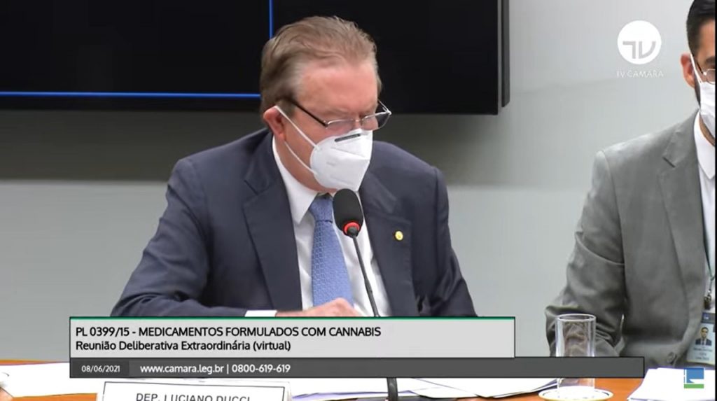 Relator do projeto, deputado Luciano Ducci (PSB-PR), desempatou votando favoravelmente