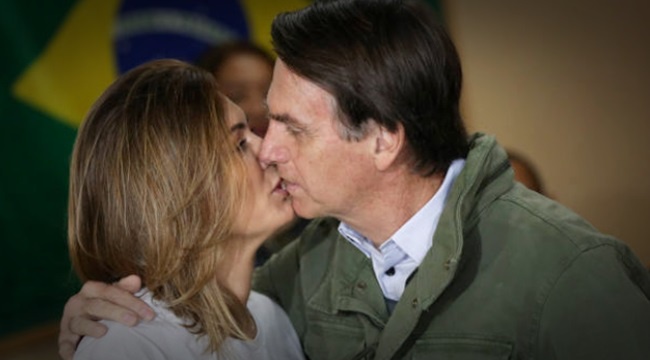 Casal passa por crise (Michele e Bolsonaro)