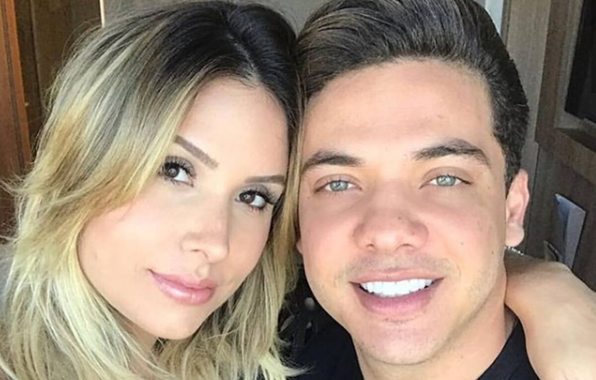 Wesley e mulher fazem ‘safadeza’ na hora da vacinação