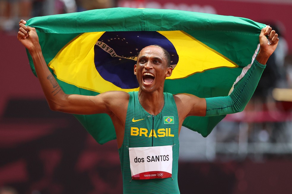 Piu ganha bronze na final dos 400m com barreiras