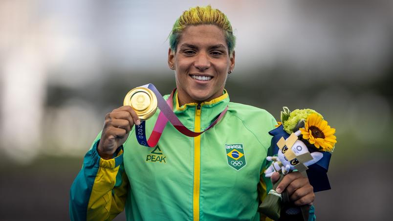 Ouro para o Brasil, com Ana Marcela, na maratona aquática em Tóquio