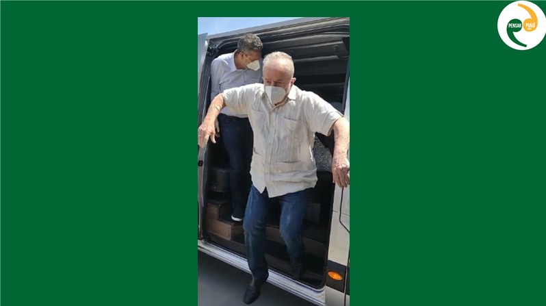 Lula chega em Teresina