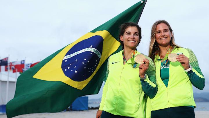 Brasil é ouro na vela com Martine Grael e Kahena Kunze