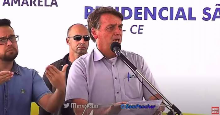 Bolsonaro é vaiado em evento no Ceará