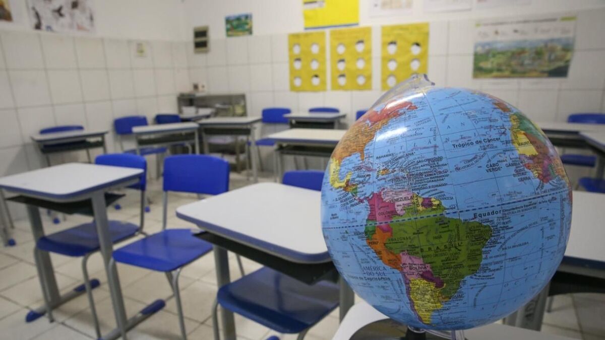 Novo ensino médio: “a ideia é simplificar a formação dos mais pobres e vulneráveis”