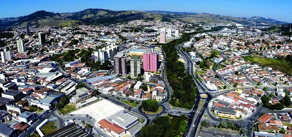 Cidade de SP decreta quarentena após aumento de 1.112% nos casos de covid