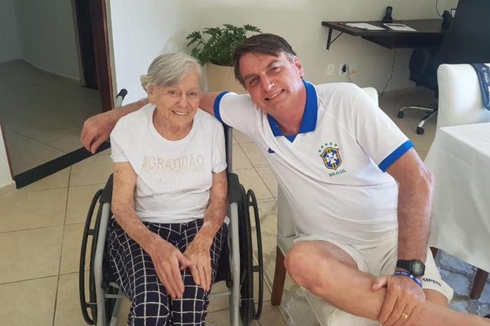 Morre aos 94 anos Olinda Bolsonaro, mãe de Jair Bolsonaro