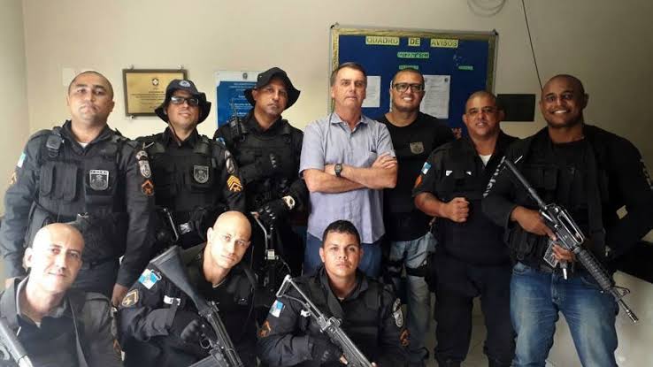 Governadores acenam a policiais para se oporem a Bolsonaro na eleição