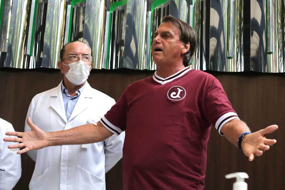 Ao receber alta, Bolsonaro alfineta Ivete Sangalo e Zé de Abreu; veja vídeo