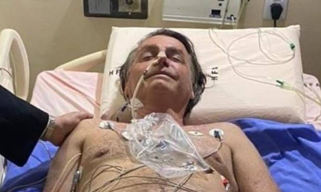 Chance de cirurgia em Bolsonaro é de mais de 90%. Há risco no procedimento. Ele pode ser intubado