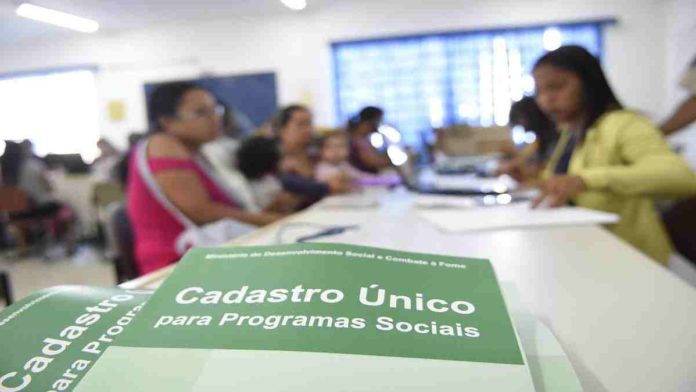 No Piauí, mais de 50 mil famílias não atualizaram o CadÚnico; prazo termina hoje