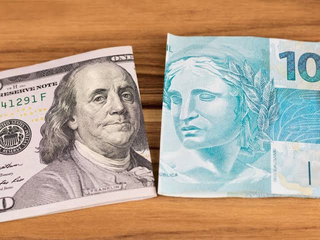 Crise política envolvendo Roberto Jefferson derruba bolsa; dólar sobe