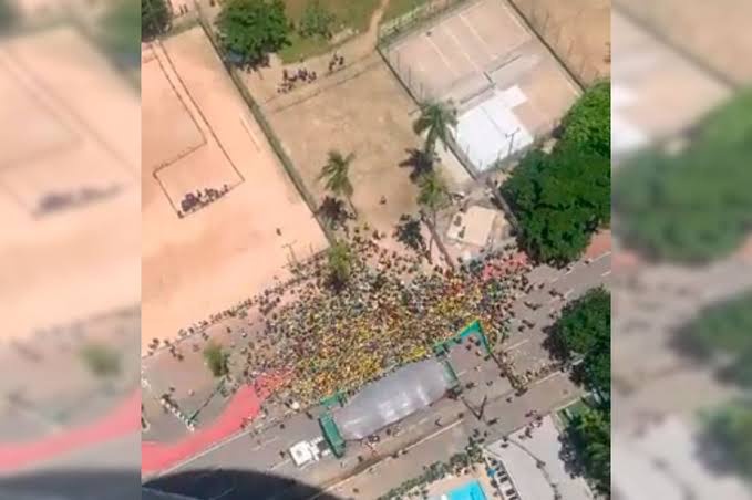 Foto aérea de comício de Bolsonaro em Recife