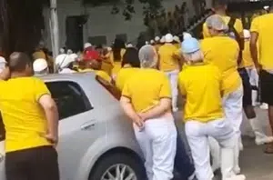 Funcionários são pressionados a usarem camiseta de Bolsonaro(Reprodução)