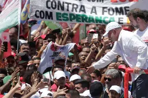 Lula em São Gonçalo(Reprodução/o Globo)