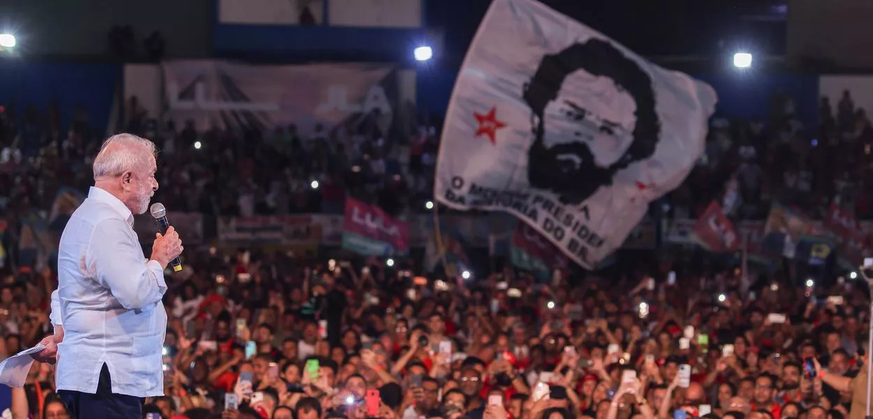 'Bolsonaro tem uma máquina poderosa de contar mentira', diz Lula