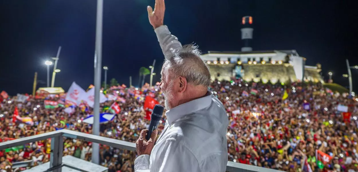 Atlas Intel aponta Lula com 53,2% dos votos válidos e Bolsonaro com 46,8%