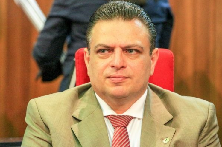 Pastor Gessivaldo Isaías passou 04 anos mamando nas tetas do Governo para depois mudar de lado e apoiar a oposição