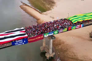 Piauí e Maranhão se unem e fazem ato pró-Lula na Ponte da Amizade(Ascom/Rafael Fonteles)