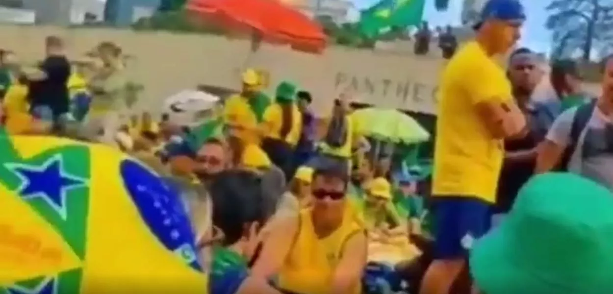 Vídeo: "Patriotário", do mesmo autor de 'Tá na hora de Jair já ir embora'