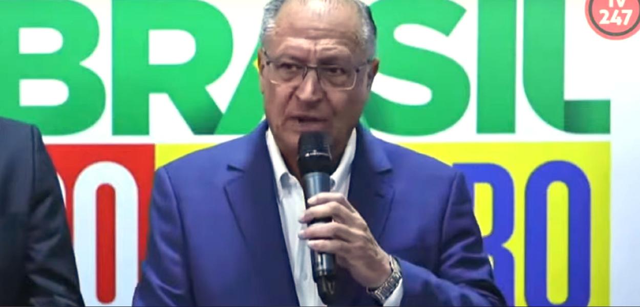 Homem armado ameaça Geraldo Alckmin