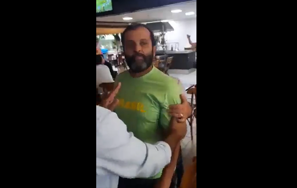 Vídeo: Gleisi e Lindbergh são ameaçados e hostilizados por bolsonarista em bar do DF