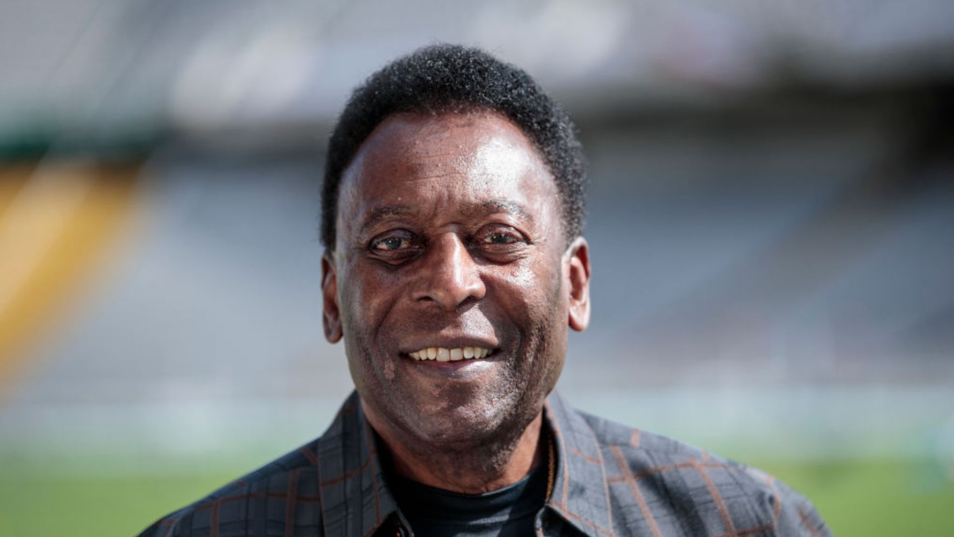 Pelé é internado e passa por exames; quimioterapia não responde e situação preocupa