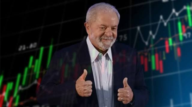 Lula celebra disparada da bolsa e queda acentuada do dólar após vitória