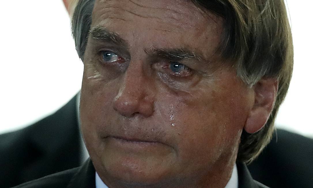 Bolsonaro chorando