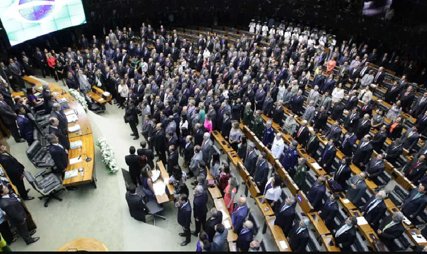 Câmara dos Deputados aprova PEC da Transição