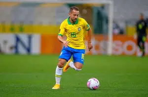 Everton Ribeiro(Divulgação)