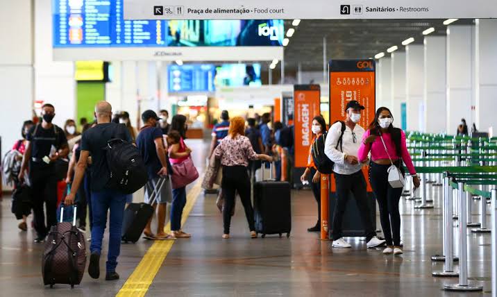 Pilotos e comissários confirmam greve a partir desta segunda-feira (19)