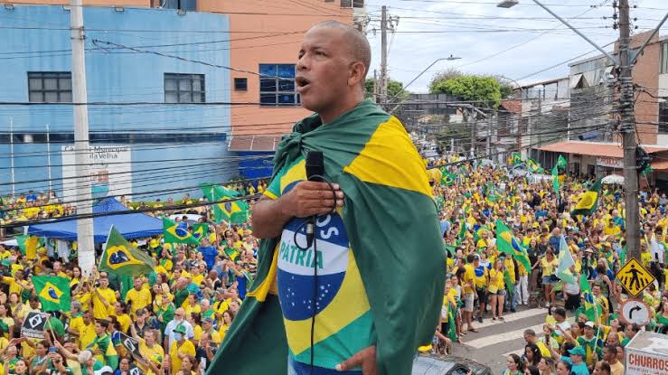 Vídeo: PF prende pastor bolsonarista em frente ao Exército