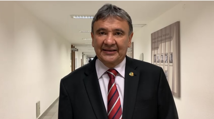 Wellington Dias comemora aprovação da PEC de Transição na Comissão do Senado