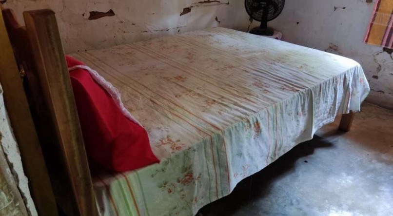 Cama onde o filho de Geovane da Silva Santos tentou preservar a vida