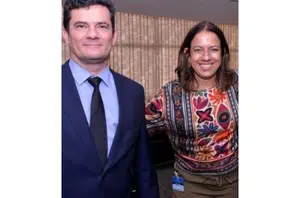 Moro e a jornalista Cristiane Salles(Reprodução)