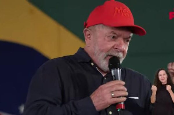 Lula esteve com sindicalistas da CUT nesta segunda (4/4)