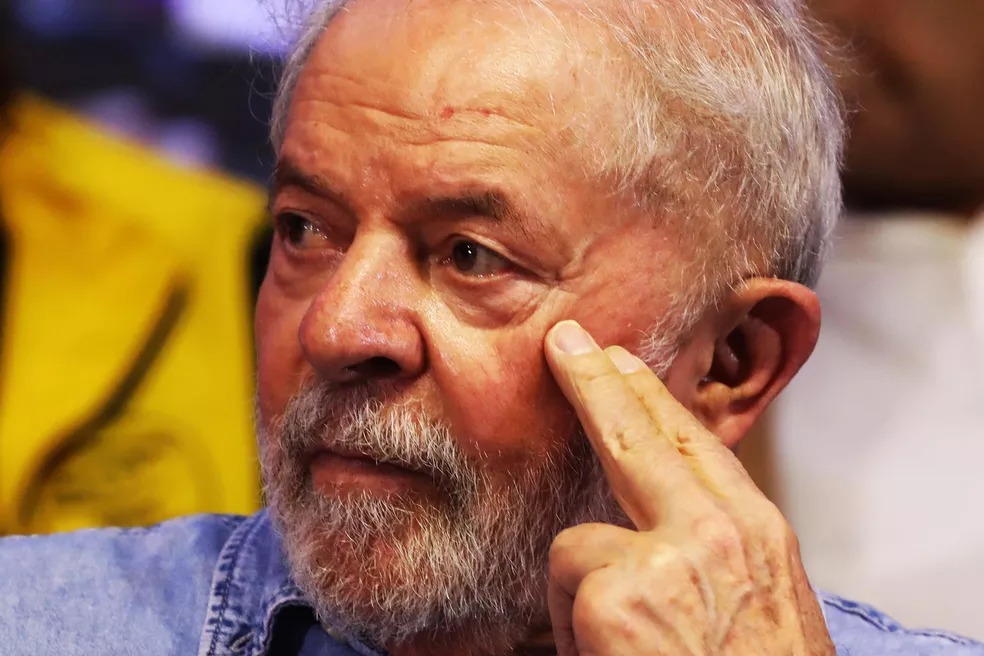 Lula tem vantagem de 19 pontos sobre Bolsonaro no segundo turno, aponta Ipespe